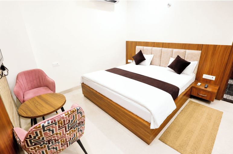 Room 4, Best Premium Hotel Shree Nath Mathura, Mathura