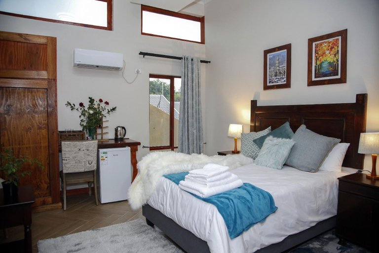 Bedroom 3, Travetel OR Tambo Airport, Ekurhuleni