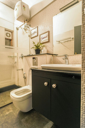 Bathroom 5, Aambalvilla, Wayanad