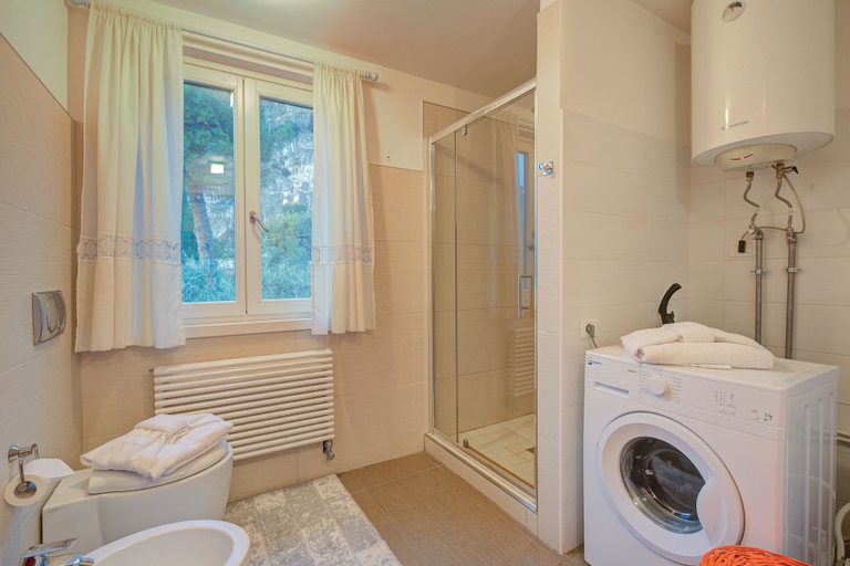 Bathroom 5, Torbole Lake Front With Private Balcony, Trento
