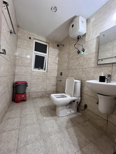 Bathroom, Deva Palace, Mathura