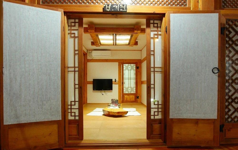 Others 5, Jeonju Hanok Maeul Hanok Gotek Bugyeongdang, Jeonju