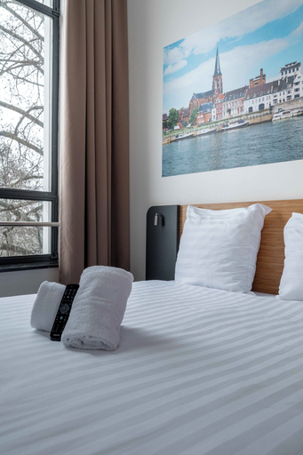 Bedroom 5, easyHotel Maastricht City Centre, Maastricht