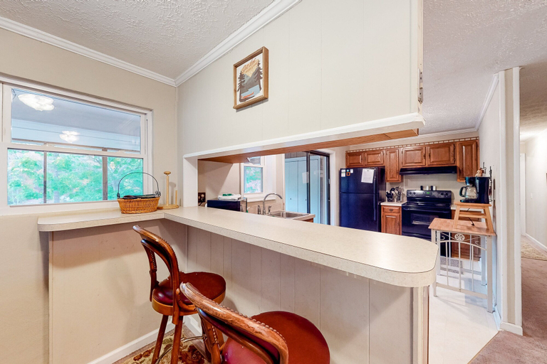 Private kitchen 3, A Quiet Cove - Lakefront Home on Quiet Cove With Private Dock & Floater, Bedford