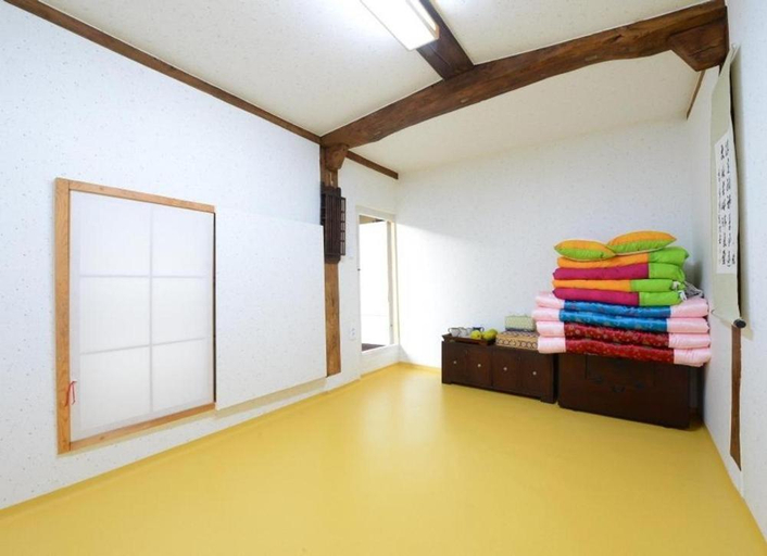 Bedroom 2, Bonghwa manhoi gotek, Bonghwa