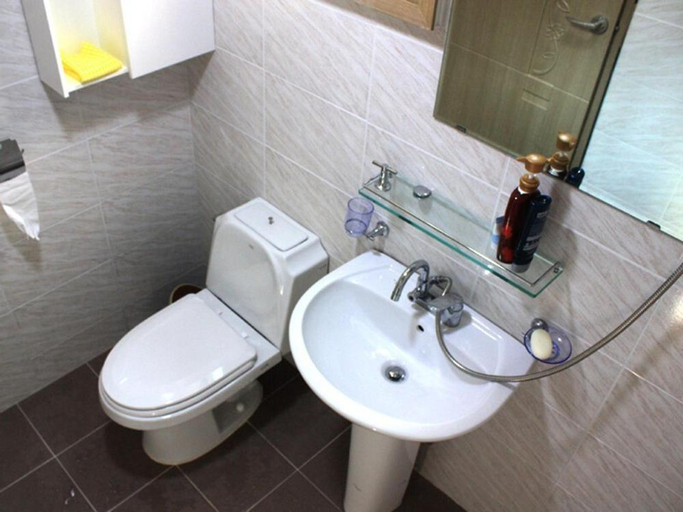 Bathroom 3, Hadong Pension Haneulbit Hwangtobang, Hadong