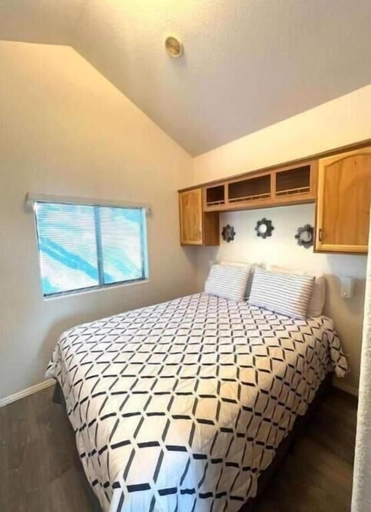 Room 4, Rogue River Landing Resort, Curry