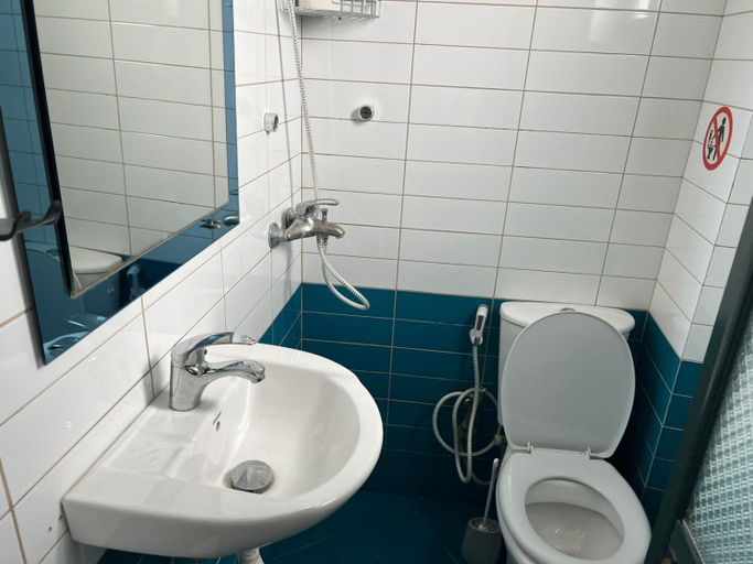 Bathroom 4, Hotel Lura, Tiranës