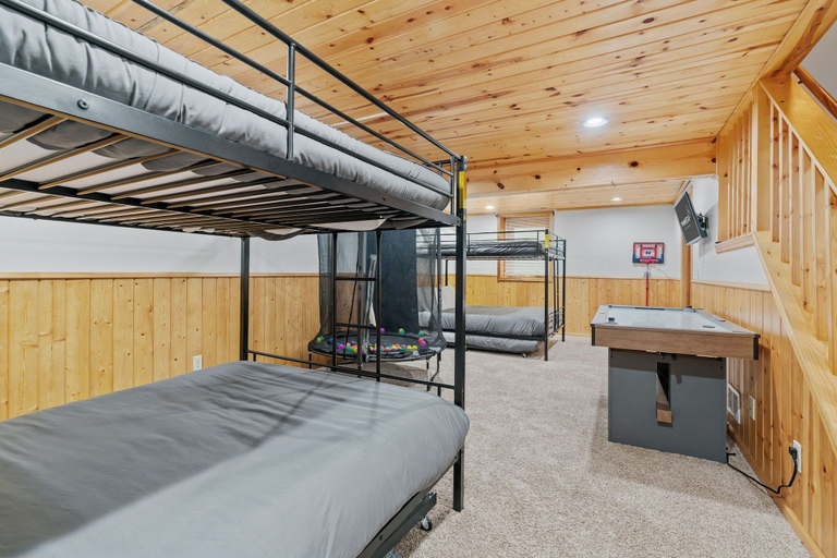 Bedroom 3, Ultimate Family Fun Escape, Hennepin