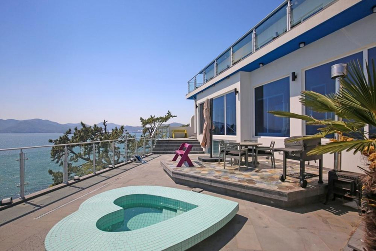 Sport & Beauty 4, Namhae Bokkongii Seesru Ocean View Poolvilla, Namhae