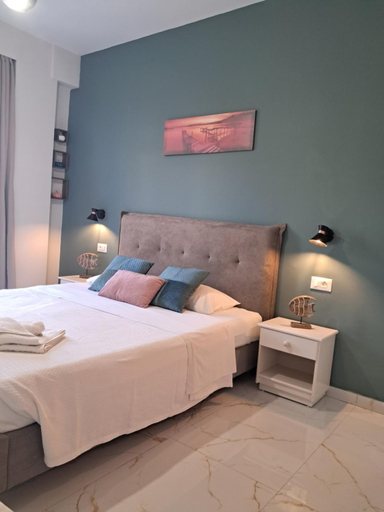 Bedroom 3, Poppy Beloni, Crete