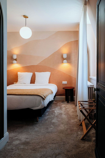 Bedroom 2, Hostellerie Saint Louis, Nord