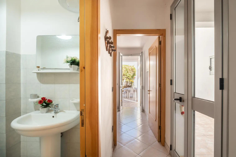 Bathroom 3, PRIVATE VILLA WITH Wi-Fi, PARKING AND AIR CONDITIONING, Lecce