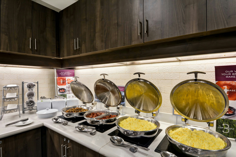 Food & Drinks 5, Residence Inn Milwaukee North Glendale, Milwaukee
