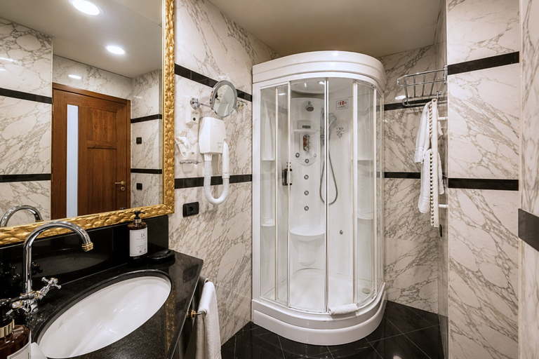 Bathroom 5, Phi Hotel Principe, Cuneo