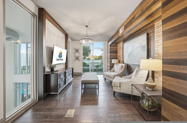 Room 5, Modern 2BR w Pool Pet-friendly Unit 18, Hillsborough
