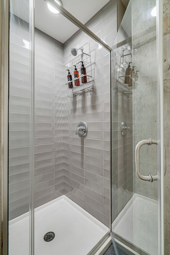 Bathroom 3, Sable 606 - One Bedroom, Hennepin