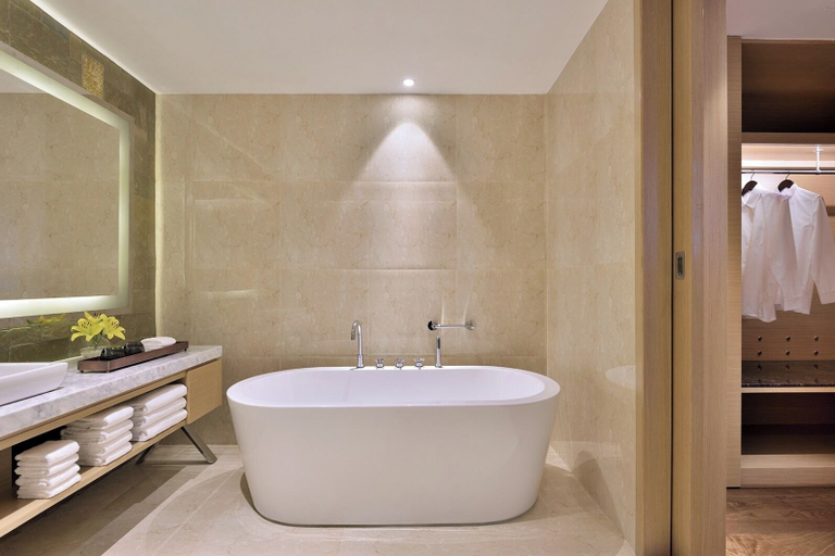 Bathroom 5, Marriott Executive Apartments Hyderabad, Hyderabad