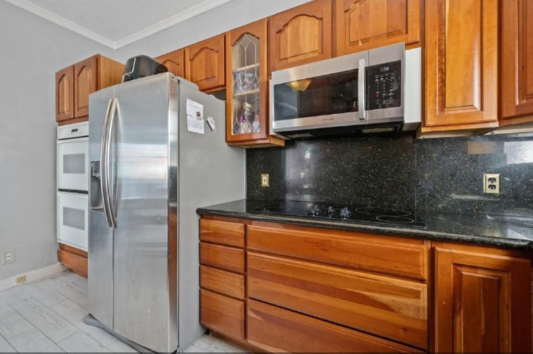 Private kitchen 5, Sandy Toes Stay - Coastal 2bdr, Galveston