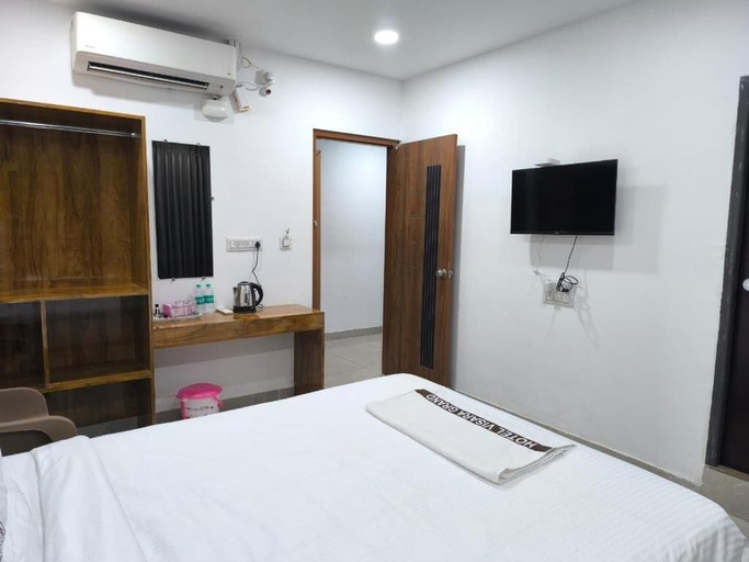 Room 4, HOTEL VISARA GRAND GOKARNA, Uttara Kannada