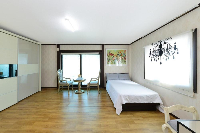 Bedroom 2, pensyeon hai, Chuncheon