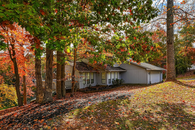 Exterior 2, Amuse Cove - Lakefront Home With Private Dock, Pool, Tennis & Wide Boat Launch, Bedford