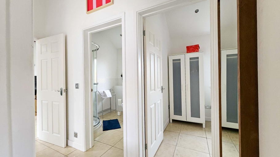 Room 2, Blue Bell - 2 Bed Cottage - Red Forest Retreats, Neath Port Talbot