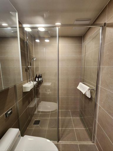 Bathroom 3, Elbon the stay A1, Haeundae