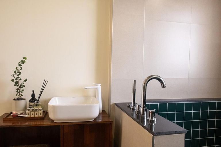 Bathroom 3, Stay Hyeopjae Soop, Jeju