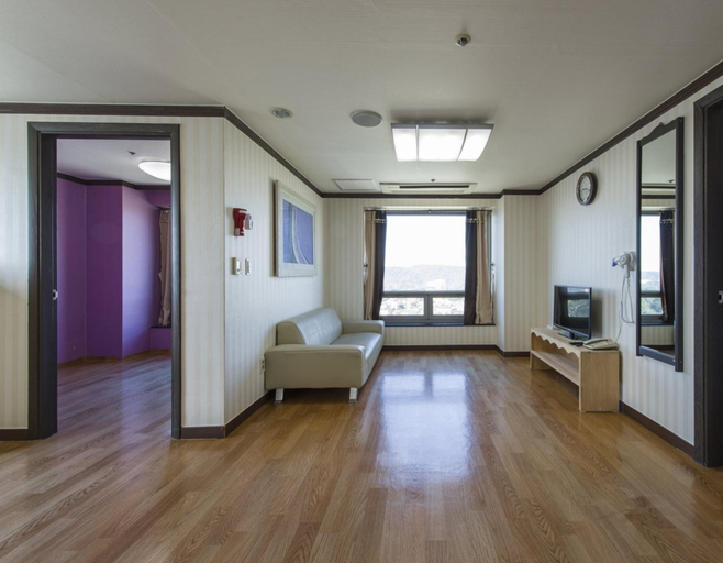 Bedroom 4, The Witt Dogo, Asan