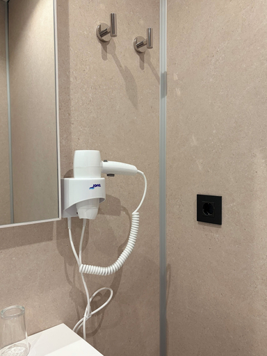 Bathroom 3, Hostal Juan Carlos, Almería