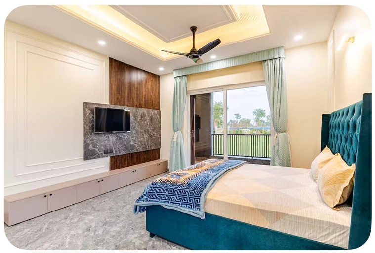 Room 4, Skynest Farm Stay, Faridabad