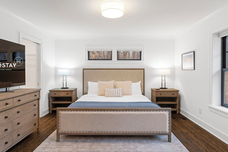 Bedroom 3, Wayzata Cove, Hennepin