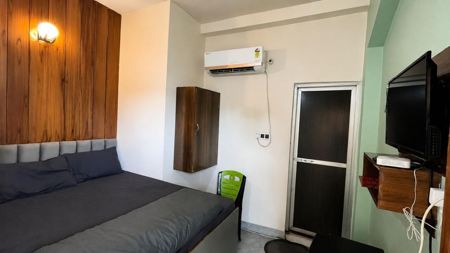 Others 3, Residence Inn, Patna