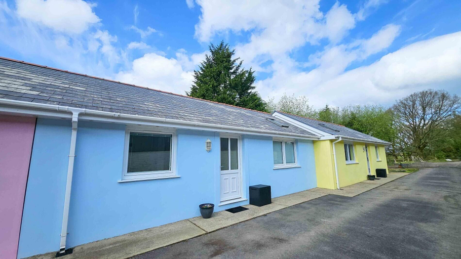 Front of property 3, Blue Bell - 2 Bed Cottage - Red Forest Retreats, Neath Port Talbot