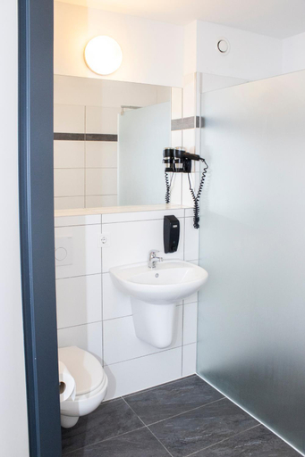 Bathroom 4, OEKOTEL Hohenems, Dornbirn