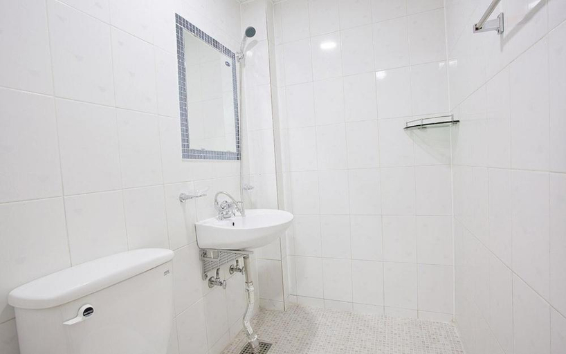 Bathroom, Kangchon Pine Tree Pension, Chuncheon