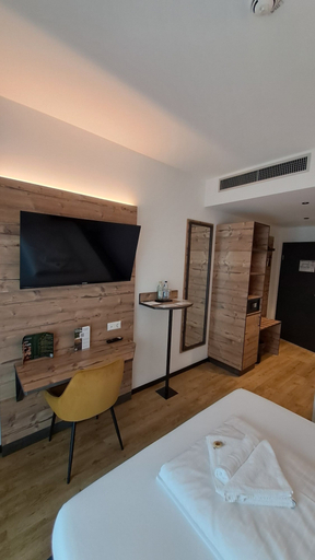 Bedroom 4, SEKRA Stadthotel, Heidenheim