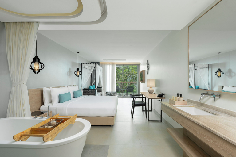Bathroom 5, AtEase Phuket Patong, Phuket Island