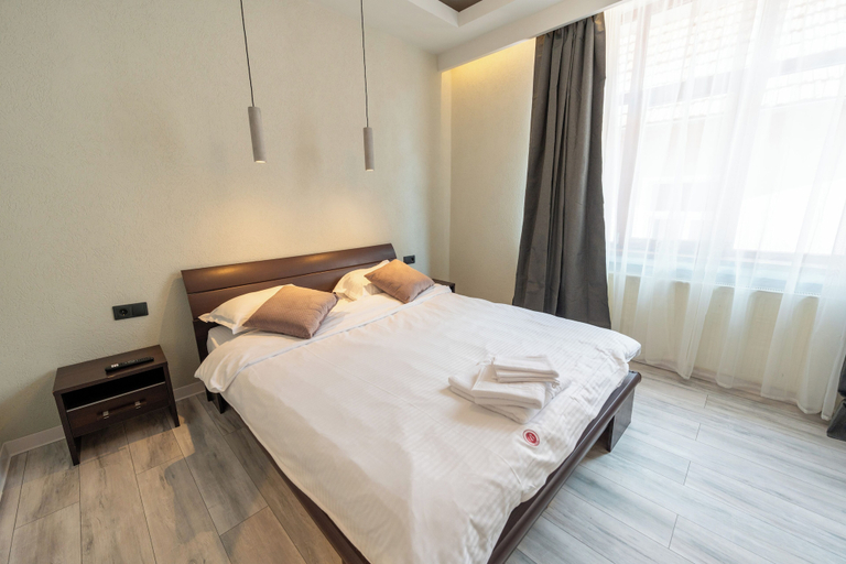 Room 2, Barrique Republicii 56, Brasov