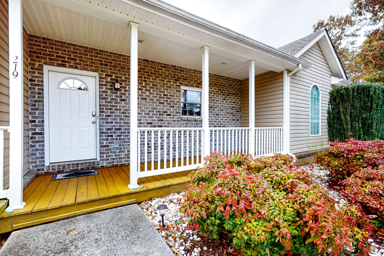 Exterior 2, Orr at Waterways - Great Home With Powered Dock, Boat Launch, Outdoor Pool, & Beach, Bedford
