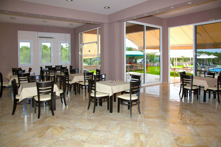 Food & Drinks 5, Stomio Villague, Peloponnese