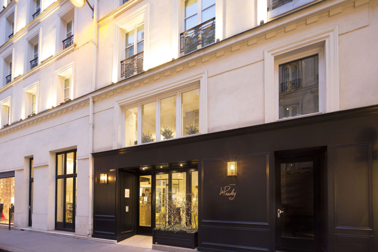 Exterior & Views
