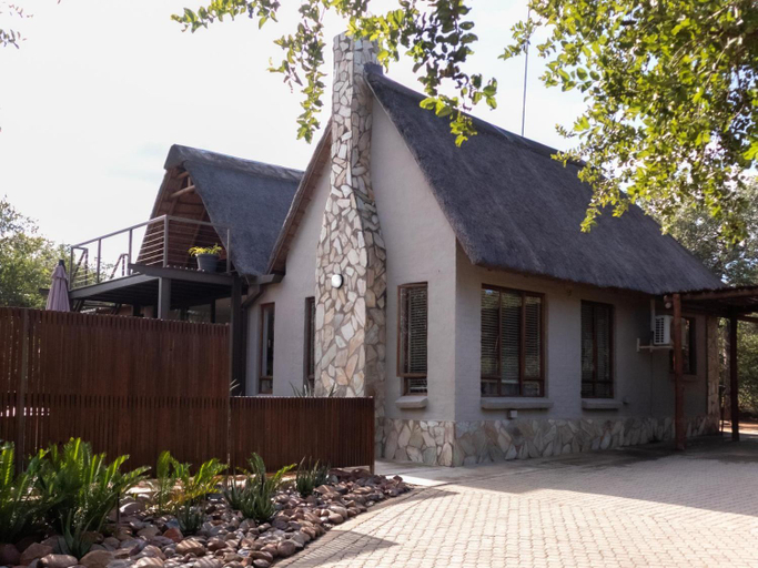 Exterior & Views 1, Ntoma House, Mopani