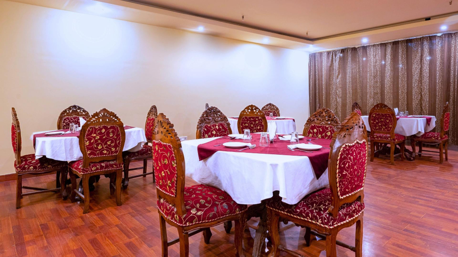 Food & Drinks 5, Hotel Emarald, Delhi