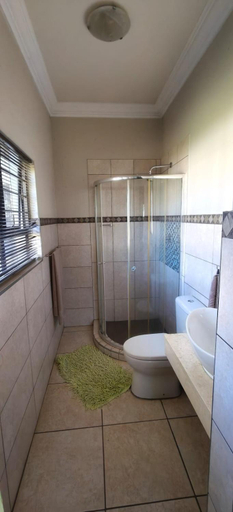 Bathroom 1, Nimbati Lodge, Ekurhuleni