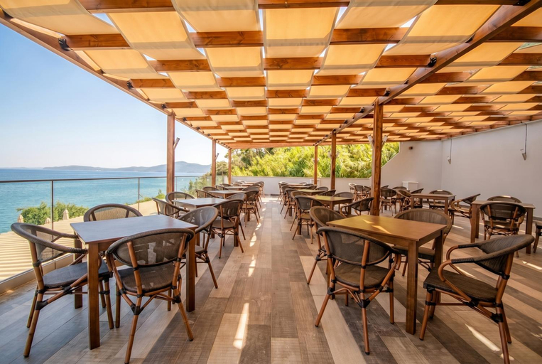 Food & Drinks 5, Alyssium, Ionian Islands