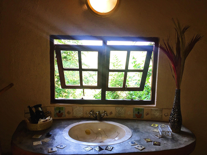 Bathroom 4, Phophonyane Falls Ecolodge, Ntfonjeni