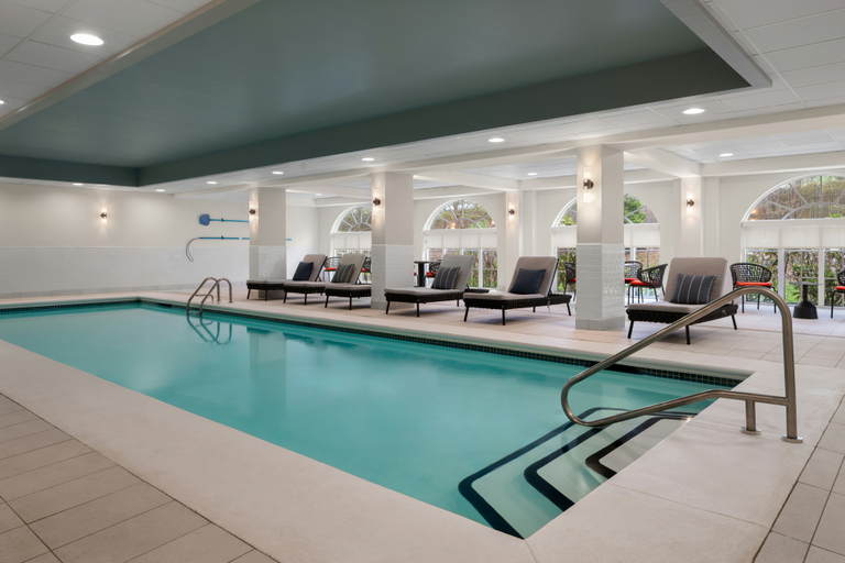 Sport & Beauty, Hampton Inn & Suites Newport/Middletown, Newport