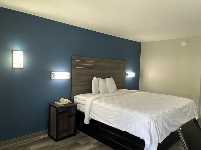 Bedroom 5, Griffin Inn & Suites, Spalding